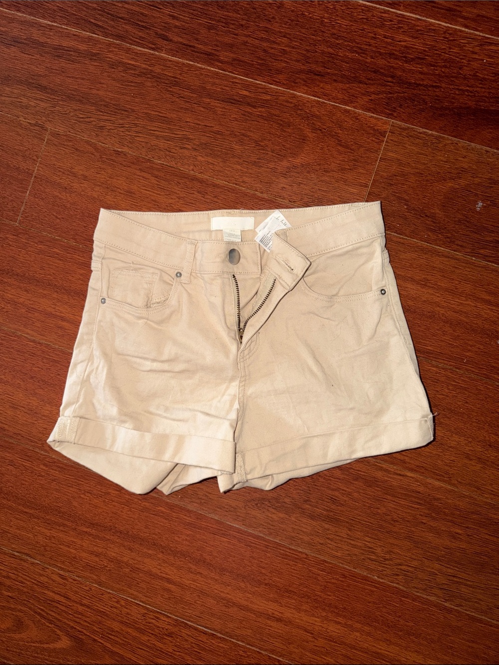 H&M Light Beige Cuffed Women's Shorts